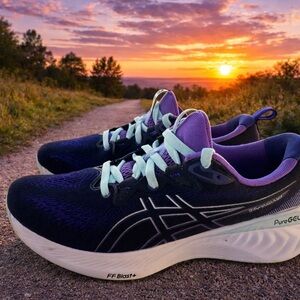 ASICS Women's Purple Running size 8.5.